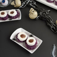 Monster Eyeball Macaroons (Vegan + Gluten-free)