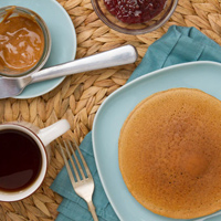 5 Ingredient Grain-free Pancakes (with NO sugar or sweeteners)