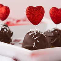 5 Ingredient Strawberry Fudge Truffles