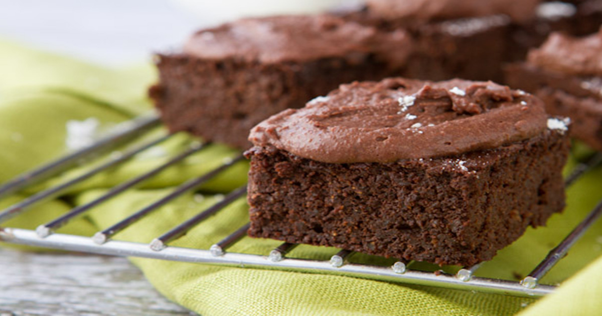 Freedom Brownies with Fudge Frosting - Healthful Pursuit