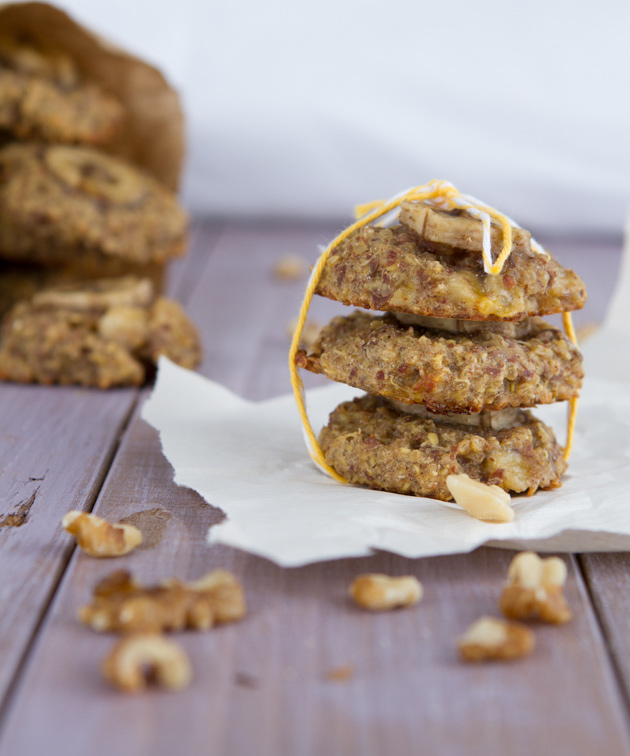Banana Bread Breakfast Cookies - use quinoa instead of oats in cookies!