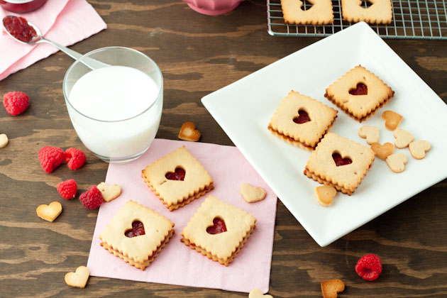 Raspberry Linzer Cookies (11)