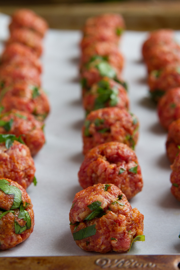 Sriracha “Spaghetti" + Meatballs #keto #paleo #grainfree #lowcarb